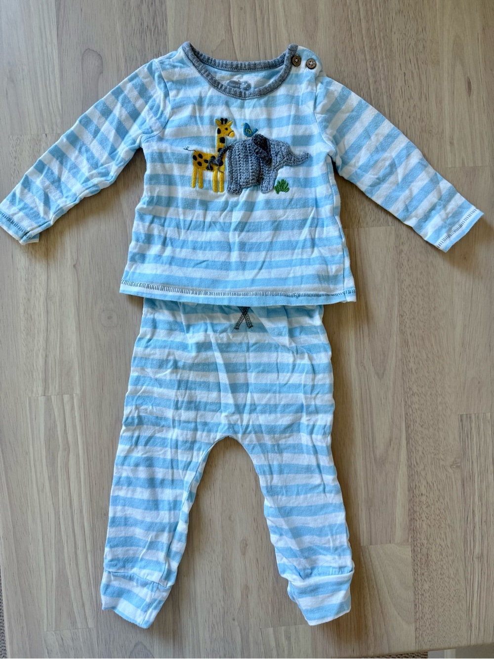 Mud Pie Baby Long Sleeve Two-Piece Set with Giraffe & Elephant. Size 6-9 month.
